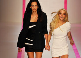 Lindsay Lohan présente sa collection pour Ungaro
