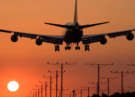 Dis-moi où tu vas, je te dirai quel vol low cost réserver !