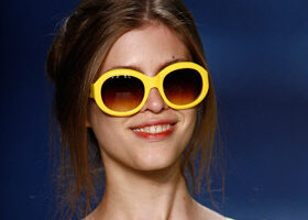 Je craque sur les lunettes  »sunshining » Lacoste !