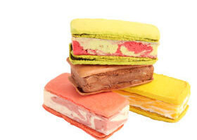 Entre macaron et glace, voici le Macaron Ice Cream Sandwich !