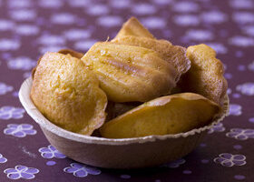 Madeleines à la carotte et à l&rsquo;huile essentielle de cannelle