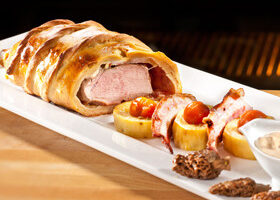 Magret de canard en croûte de Comté et crème de morilles au savagnin