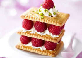 Le mille-feuilles de Petits Beurre aux framboises