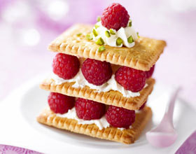 Le mille-feuilles de Petits Beurre aux framboises