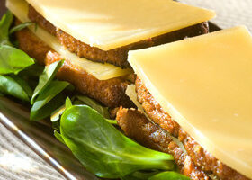 Millefeuille de Comté au pain d&rsquo;épices