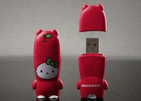 MIMOBOT fête l&rsquo;anniversaire d&rsquo;Hello Kitty