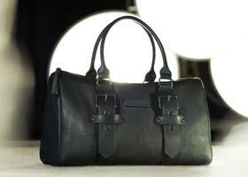 Kate Moss reprend du service avec Longchamp !