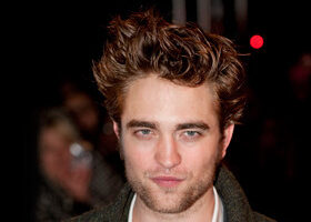 Robert Pattinson n&rsquo;est PAS célibataire !