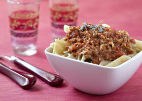 Pennes au thon, curry et tomates