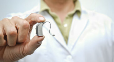 Perte d’audition : recourir le plus tôt possible à l’appareillage auditif