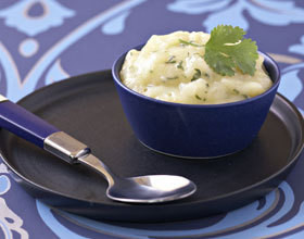 Purée de pommes de terre à la coriandre