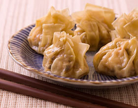 Comment faire… des raviolis won ton aux crevettes ?