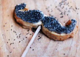 La gourmandise : les sucettes moustache