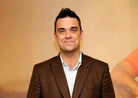 Robbie Williams a enfin demandé sa compagne en mariage !