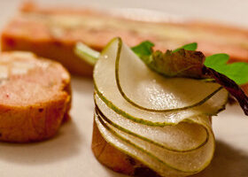 Roulé de foie gras aux poires et au Comté