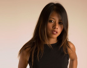 4 filles au soleil : Marianne et sa peau mate