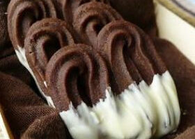 Gâteaux sablés au chocolat et au chocolat fondu