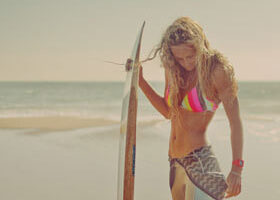 Surfez stylée avec la collection capsule Billabong !