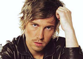 Toy Boy : Julien Doré