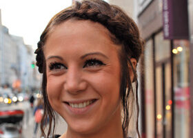 Street Beauty : on a repéré la coiffure de Mélanie !