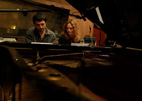 Vanessa Paradis sort son best of