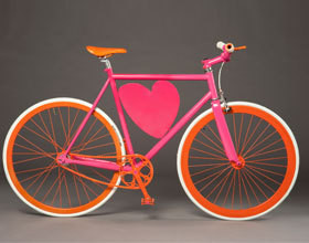 Be cycle & Fashion : des vélos « griffés » pour la bonne cause. J&rsquo;adore !