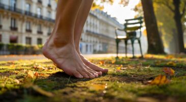 Ce rituel de 10 minutes qui séduit la France cet automne : marcher pieds nus pour un esprit plus calme et un corps mieux ancré