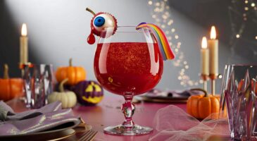 Voici le Bloody Zombie Licorne, le cocktail qui électrise Halloween 2025 et s&rsquo;invite à table en France, entre fruits rouges et paillettes