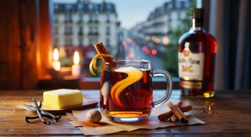 Voici le hot buttered rum qui fait parler en novembre 2025, ce cocktail d&rsquo;automne réconfortant que la France redécouvre enfin