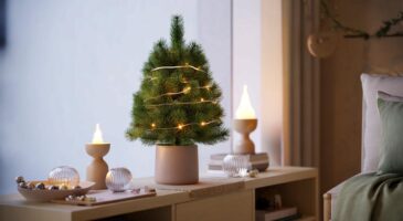 Voici le mini sapin ikea à 19,99 €, lancé pour noël 2025, qui séduit les petits espaces sans renoncer à une vraie ambiance