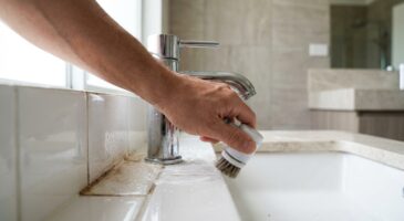 Ce petit accessoire Amazon à moins de 17 € que possèdent toutes les maisons toujours impeccables sans effort