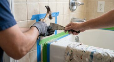 Carrelage mural : cette méthode méconnue pour retirer un carreau sans casse avant de tout casser