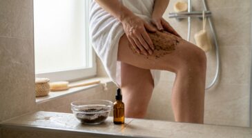 Ce reste de cuisine que les grand-mères utilisaient avant la douche raffermit la peau capitonnée des cuisses sans crème
