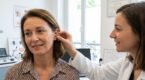 Appareil auditif invisible : avant d’en choisir un, ce détail que tout le monde néglige peut tout changer