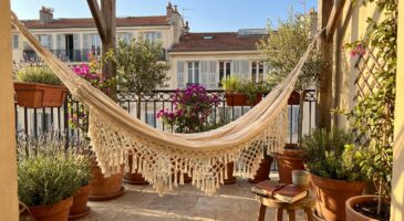 Ce hamac bohème Alinéa ultra cosy transforme votre balcon, mais c’est son prix qui va vraiment vous scotcher