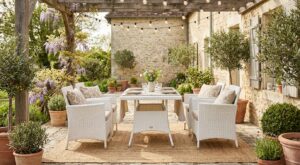 Ce salon de jardin 4 places avec table extensible tombe à 236,99 € : le bon plan pour un vrai coin détente