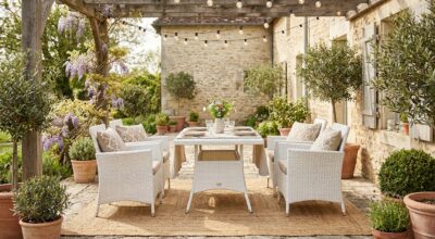 Ce salon de jardin 4 places avec table extensible tombe à 236,99 € : le bon plan pour un vrai coin détente