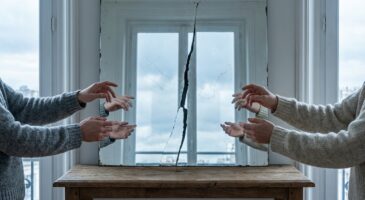 Ces 2 signes du zodiaque voient leur gros mensonge dévoilé en février 2026 : l’un d’eux est-il le vôtre ?