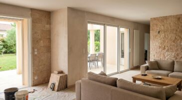 Cette pierre naturelle en promo chez Castorama sublime vos murs, dedans comme dehors, mais pas pour très longtemps