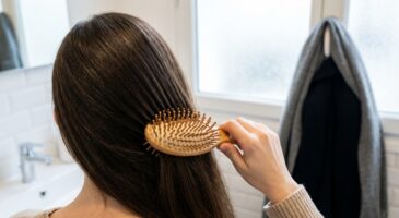 Cheveux électriques et pointes abîmées : cette brosse m’a fait oublier le plastique pour de bon
