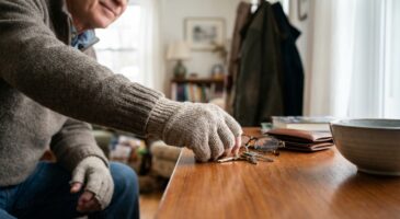 Je passais mon temps à chercher mes clés et mes lunettes : ce principe de 3 secondes a tout changé chez moi