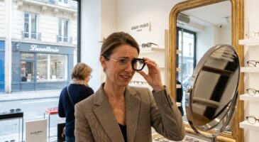 Lunettes : cette erreur que font presque toutes les femmes et qui les rend moins belles sans qu&rsquo;elles s&rsquo;en rendent compte