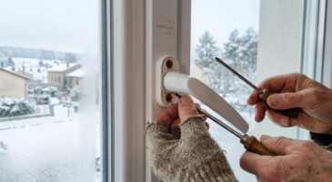 Poignée de fenêtre oscillo-battante cassée : ce détail caché vous évite le froid, l’artisan et 150 € en 5 min