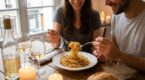 Saint-Valentin : cette recette de pâtes à 4 ingrédients évite la « taxe amoureux » et transforme le dîner en nuit brûlante