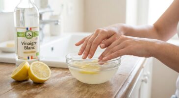 Stop au dissolvant agressif : ce mélange de cuisine à 2 ingrédients enlève le vernis sans abîmer vos ongles