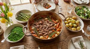 Agneau de Pâques : cette cuisson au four évite la viande sèche et la rend si fondante qu&rsquo;on la mange à la cuillère