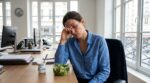 Cette habitude minceur à midi au bureau dérègle en silence votre glycémie, votre sommeil et finit par vous faire grossir