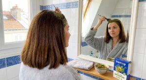 Cheveux blancs : ne refaites pas de couleur chimique avant d’avoir testé cette coloration végétale