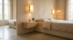 En 2026, la table de chevet disparaît chez les fans de déco, remplacée par ce support mural ultra discret et malin