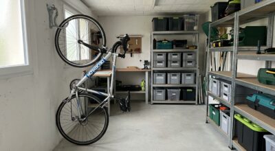 Fini le vélo en travers du garage : cette solution Castorama à 6,99 € libère cet espace que vous oubliez d&rsquo;utiliser